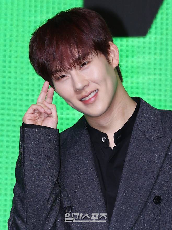 몬스타엑스 주헌이 16일 오후 서울 영등포구 콘래드호텔에서 열린 데뷔 10주년 공연 개최 기념 기자간담회에 참석해 포토타임을 갖고 있다. '2025 몬스타엑스 커넥트 엑스(2025 MONSTA X CONNECT X)'는 모든 멤버들이 함께하는 완전체 10주년 공연으로, 공백 시간동안 지켜낸 정체성과 내공을 증명하며 몬스타엑스의 새로운 챕터를 여는 신호탄이 될 예정이다. 서병수 기자 qudtn@edaily.co.kr /2025.07.16/