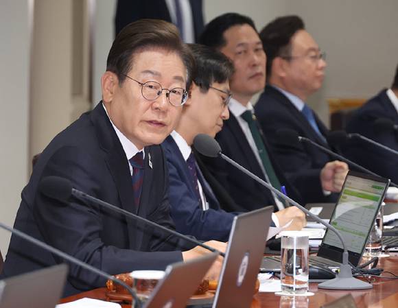 이재명 대통령이 지난달 10일 서울 용산 대통령실에서 국무회의를 하고 있다. 2025.6.10 [사진=연합뉴스]