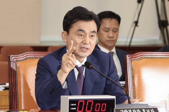 안규백 국방부 장관 후보자가 15일 국회 국방위원회에서 열린 인사청문회에서 의원 질의에 답변하고 있다. 전민규 기자 / 20250715