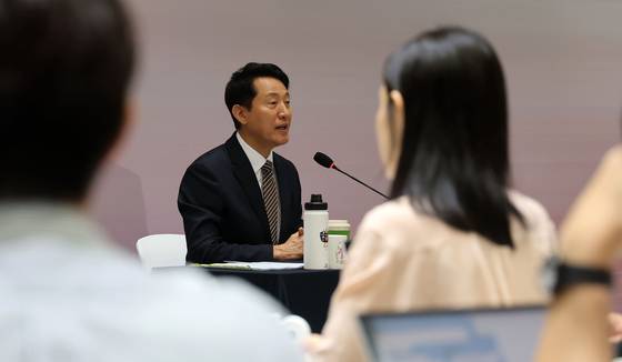 오세훈 서울시장이 16일 오전 서울 중구 서울시청에서 열린 민선8기 취임3주년 기자간담회에서 인사말을 하고 있다. [뉴스1]