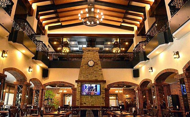 북한 평양 뉴타운 격인 화성지구 소재 '화성락원불고기식당' 모습. 내나라 홈페이지 캡처, 연합뉴스