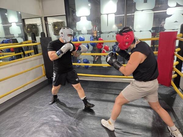 제1회 용인특례시장배 전국생활체육복싱대회에 참가하는 선수들이 대회를 준비하고 있다. 용인시복싱협회 제공