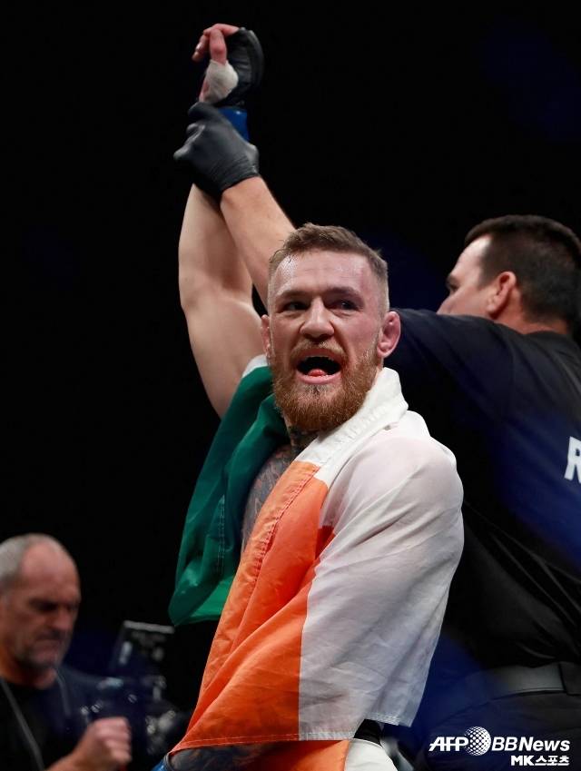 펠드먼 대표는 “맥그리거는 아직 UFC와의 계약상 두 경기가 남아 있다. 몸 상태를 끌어올려야 한다. 전 세계가 궁금해할 것이다. 맥그리러가 정말 잘 준비해서 싸울 것인지에 대해 말이다”라고 이야기했다. 사진=AFPBBNews=News1