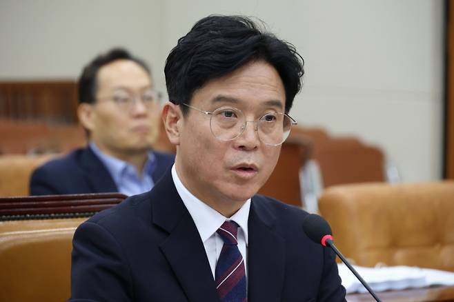 김영훈 고용노동부 장관 후보자가 16일 오전 서울 여의도 국회 환경노동위원회 전체회의장에서 열린 인사청문회에 출석해 의원 질의에 답하고 있다. 2025.7.16/뉴스1  Copyright (C) 뉴스1. All rights reserved. 무단 전재 및 재배포,  AI학습 이용 금지. /사진=뉴스1