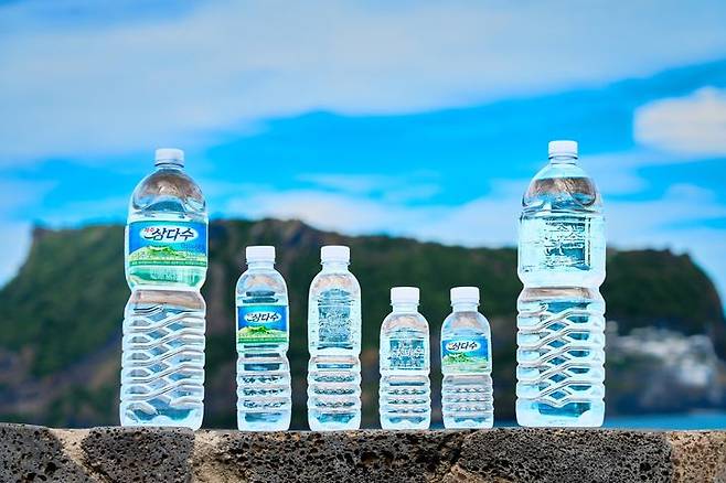 [서울=뉴시스] 제주삼다수 제품 이미지. (사진=제주특별자치도개발공사 제공)  *재판매 및 DB 금지