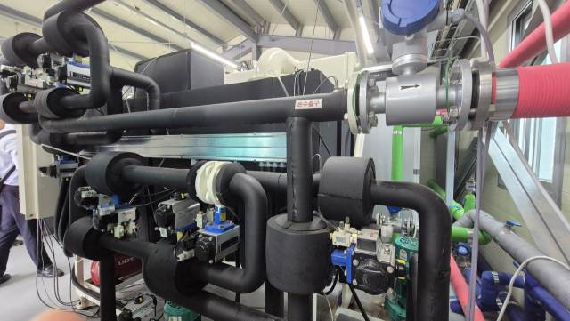 15일 전북 전주시 농촌진흥청 국립농업과학원 연료전지실 내 흡착식 냉동기 장치. 김윤수 기자