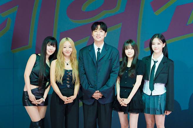 스튜디오 어서오고 제공