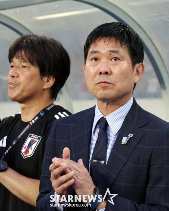 모리야스 감독이 15일 용인미르종합운동장에서 열린 2025 동아시아축구연맹(EAFF) E-1 챔피언십(동아시안컵) 일본과의 최종전에서 지휘하고 있다. /사진=강영조 선임기자