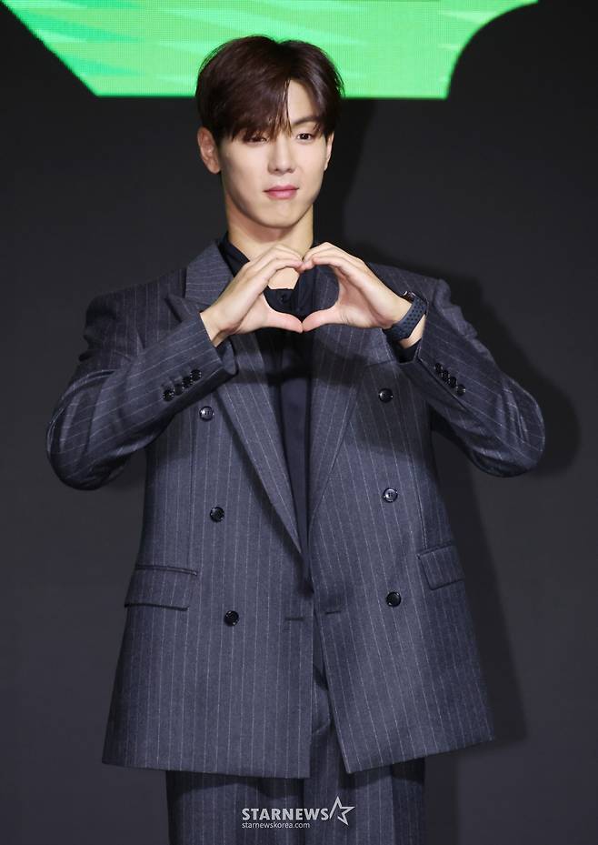 그룹 몬스타엑스(MONSTA X) 셔누가 16일 오후 서울 콘래드호텔에서 진행된 데뷔 10주년 기념 기자간담회에 참석해 포즈를 취하고 있다. /2025.07.16 /사진=이동훈 photoguy@