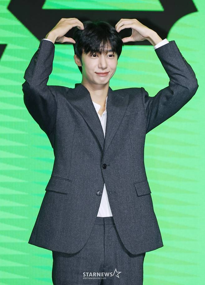 그룹 몬스타엑스(MONSTA X) 형원이 16일 오후 서울 콘래드호텔에서 진행된 데뷔 10주년 기념 기자간담회에 참석해 포즈를 취하고 있다. /2025.07.16 /사진=이동훈 photoguy@