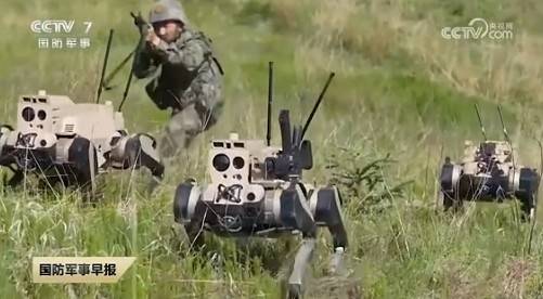 사족보행 로봇을 활용한 중국군 훈련 [중국중앙(CC)TV 캡처. 재판매 및 DB 금지]