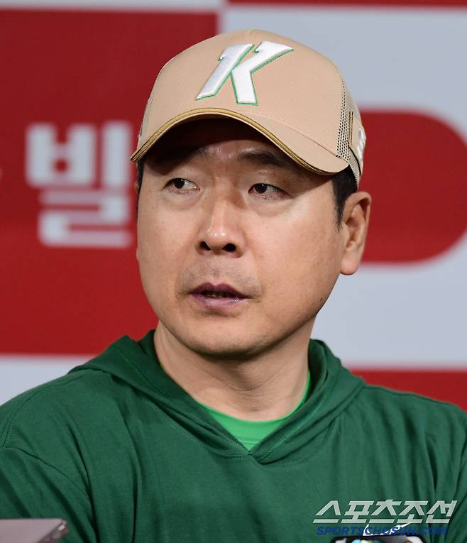 6일 고척돔에서 열리는 KBO리그 키움과 KIA의 경기. 인터뷰하는 키움 홍원기 감독. 고척=송정헌 기자songs@sportschosun.com/2025.05.06/