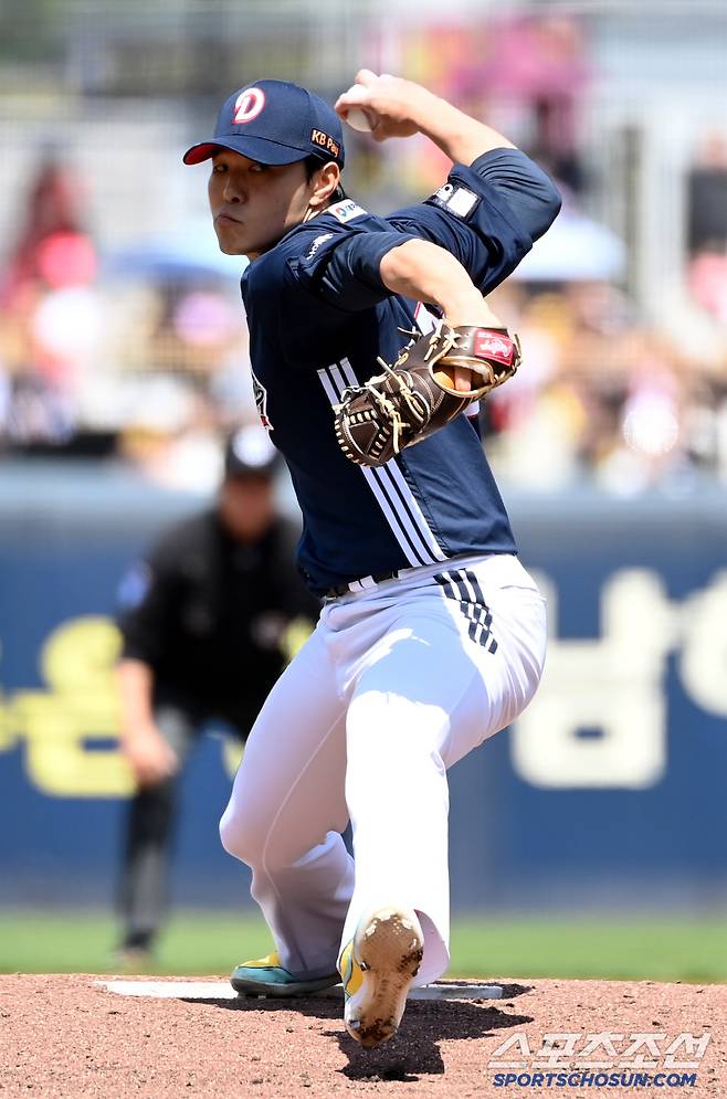 18일 광주KIA챔피언스필드에서 열린 두산과 KIA의 경기, 두산 선발투수 최원준이 역투하고 있다. 광주=허상욱 기자wook@sportschosun.com/2025.05.18/