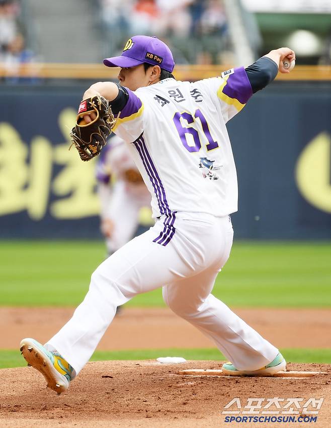 6일 잠실구장에서 열린 두산 베어스와 LG 트윈스의 경기. 두산 최원준이 역투하고 있다. 잠실=박재만 기자 pjm@sportschosun.com/2025.05.06/