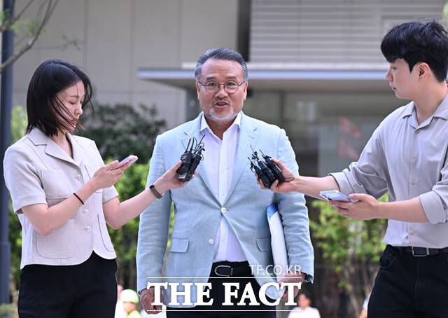 이일준 삼부토건 회장이 10일 오전 피의자 신분으로 서울 종로구 KT광화문빌딩 웨스트에 마련된 민중기 특검 사무실에 출석하고 있다./이새롬 기자