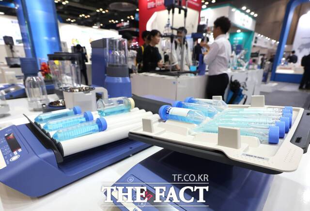 업계는 글로벌 시장에서 수익을 창출하는 신약 파이프라인을 보유했거나 기술수출 중심의 전략을 펼치는 기업들의 상승세가 하반기에도 이어질 것으로 보고 있다. 사진은 기사와 관련 없음. /뉴시스