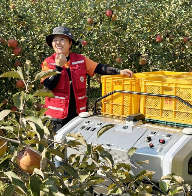 운반로봇 체험 고객 이은주 씨 (사진=대동)