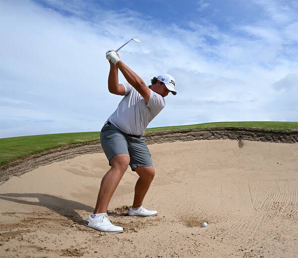 2025년 남자골프 마지막 메이저 대회인 제153회 디오픈 챔피언십에 출전하는 미국프로골프(PGA) 투어 루키 장타자 올드리치 포트지터(남아프리카공화국)가 연습라운드를 하는 모습이다. 사진제공=Stuart Franklin/R&A/R&A via Getty Images