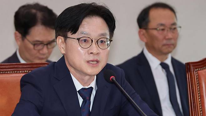 답변하는 김정관 산업통상자원부 장관 후보자