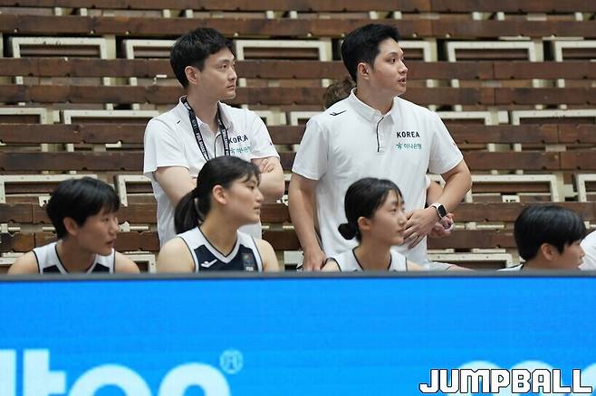 ▲이효열 팀 닥터(좌)와 대회 기간 대표팀을 지원하는 이경준 매니저(우)