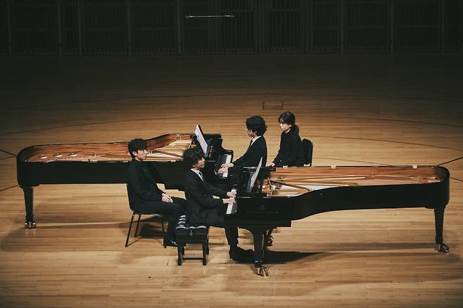 피아니스트 손민수와 임윤찬. / 사진. ⓒShin-joong Kim/MOC
