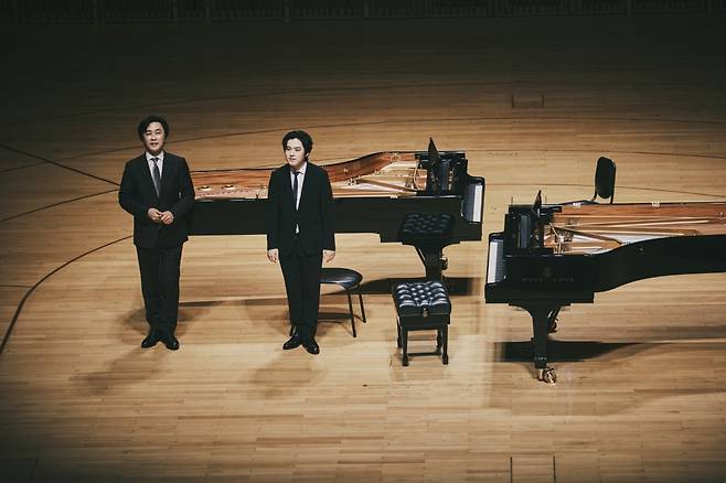 피아니스트 손민수와 임윤찬. / 사진. ⓒShin-joong Kim/MOC