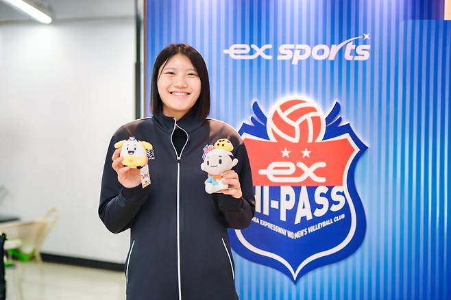 김현지(28세·180cm)가 한국도로공사 유니폼을 입는다. 한국도로공사 하이패스 배구단 제공