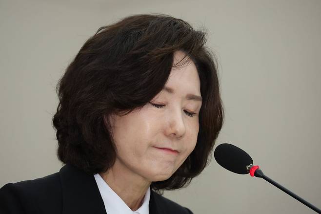 이진숙 부총리 겸 교육부 장관 후보자가 16일 국회 인사청문회에서 눈을 감고 있다. 연합뉴스