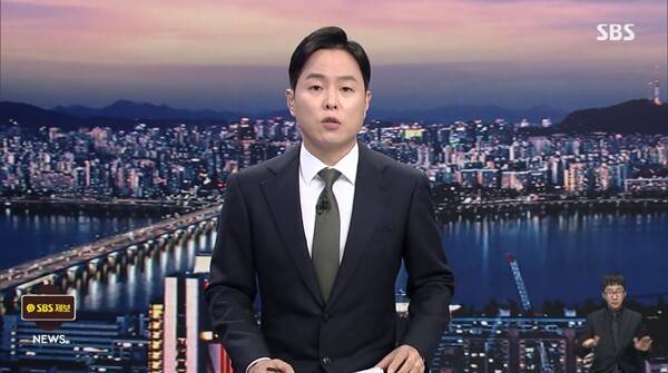 ▲김현우 SBS 앵커가 지난 15일 강선우 여성가족부 장관 후보자 갑질 의혹을 보도한 취재기자와 대담을 진행하고 있다. 사진=SBS 8뉴스 갈무리