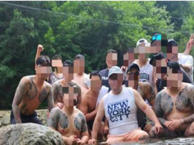 경찰이 확보한 진성파 단체 모임 사진.  서울경찰청 제공