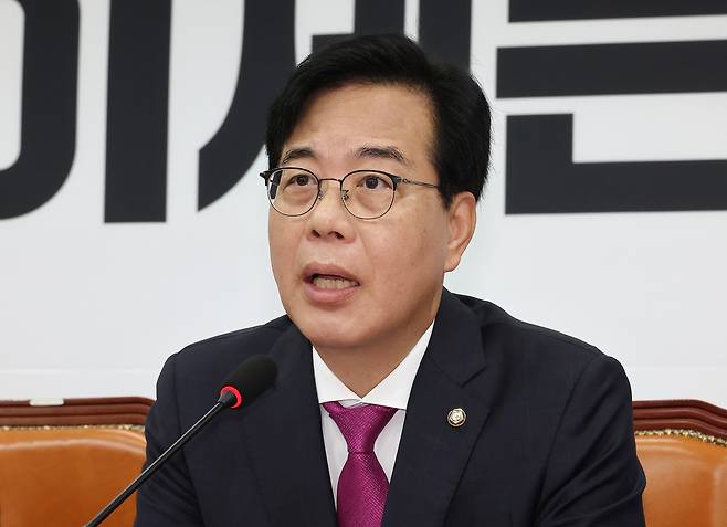 송언석 국민의힘 비상대책위원장 겸 원내대표가 17일 국회에서 열린 비대위회의에서 발언하고 있다. [연합]