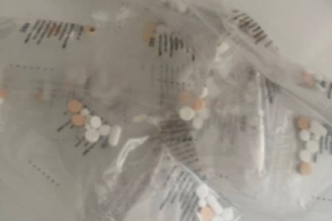 고립 상태였던 지선씨는 코로나19 시기에 우울증 약이 8알로 늘어났다. 임지선씨 제공