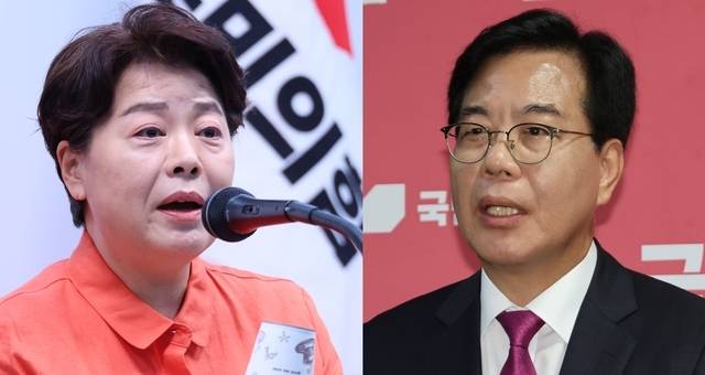 국민의힘 윤희숙 혁신위원장(왼쪽)이 16일 서울 여의도 중앙당사에서 열린 기자간담회에서 송언석 비상대책위원장 겸 원내대표(오른쪽)에게 스스로 거취를 밝힐 것을 요구하고 있다. 연합뉴스
