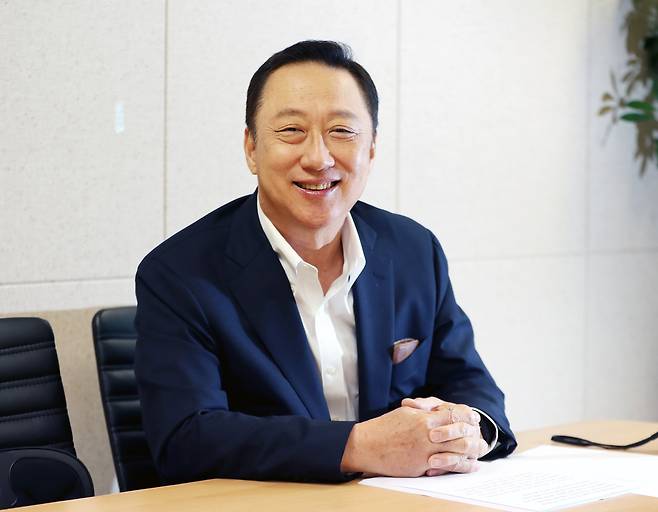 이재명 대통령은 17일 대미특사단 단장에 대한상공회의소 회장을 지낸 박용만 전 두산그룹 회장을 지명했다고 우상호 대통령실 정무수석이 브리핑을 통해 밝혔다.&nbsp; 뉴스1