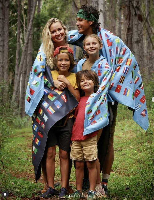 가렛 지·제시카 지 부부와 세 자녀. 인스타그램(@thebucketlistfamily) 캡처