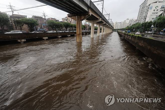 호우로 불어난 도림천 2023년 모습 [연합뉴스 자료사진]