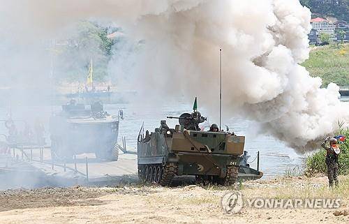 육군 장갑차 [기사내용과 관계 없음. 연합뉴스 자료사진]