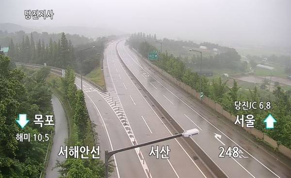 서해안고속도로 서산IC CCTV 캡쳐. 연합뉴스 제공.
