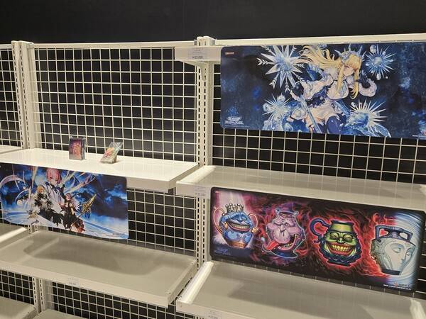 - 압도적 인기를 자랑한 러시 듀얼 굿즈