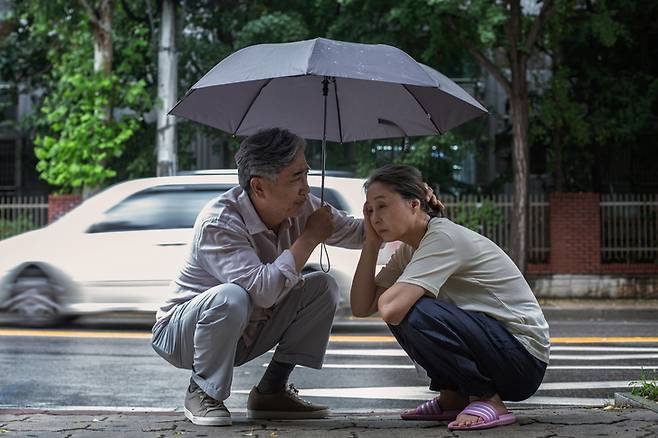 치매가 있는 사람들은 어떻게 그곳에 왔는지, 어떻게 집에 가야 하는지도 모른 채 거리에서 길을 잃을 수 있다. [사진= 게티이미지뱅크]