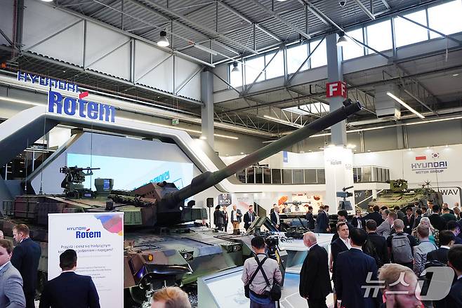 폴란드 국제 방산 전시회(MSPO)에 참가한 현대로템 부스 전경(현대로템 제공)