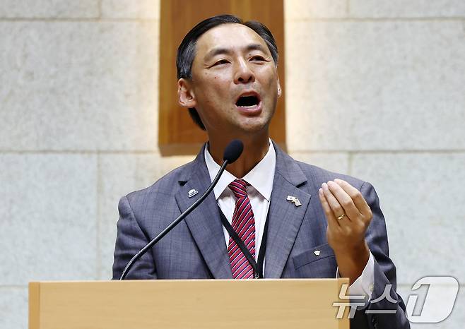 모스탄 미국 리버티대 교수(전 미국 국무부 국제사법 대사)가 17일 오후 서울 은평구 은평제일교회에서 열린 모스탄 전 대사 초청 간증 집회에서 설교하고 있다. 2025.7.17/뉴스1 ⓒ News1 김민지 기자