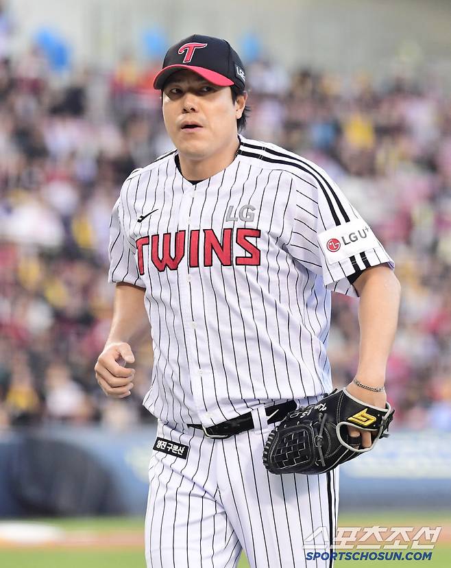 3일 잠실구장에서 열린 KBO리그 LG와 SSG의 경기. 7회 주자 남기고 강판 당하는 LG 김진성. 잠실=송정헌 기자songs@sportschosun.com/2025.05.03/