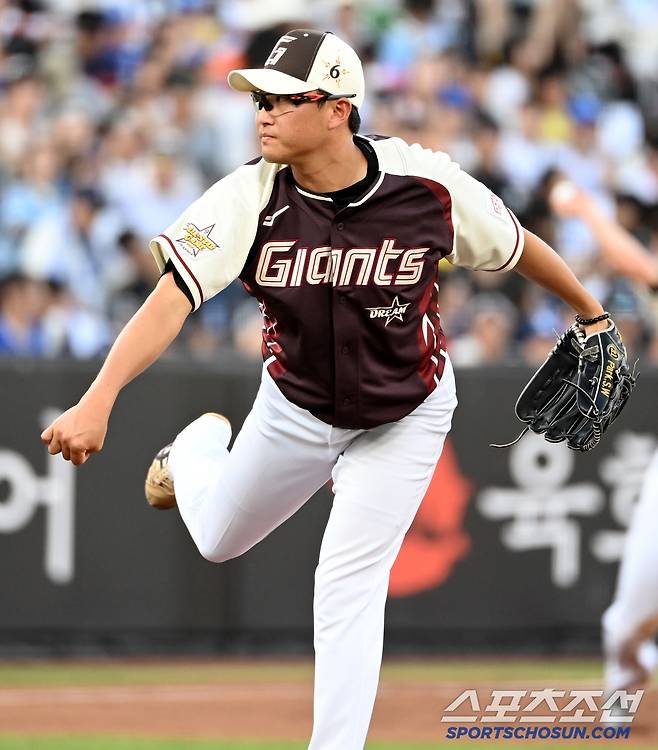 12일 대전 한화생명볼파크에서 열린 2025 KBO 올스타전, 박세웅이 역투하고 있다. 대전=허상욱 기자wook@sportschosun.com/2025.07.12/