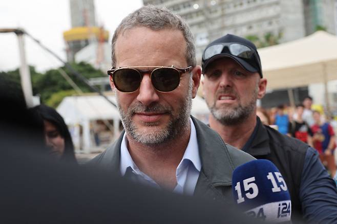 도널드 트럼프 미국 대통령의 인질 문제 담당 특사인 애덤 볼러가 지난 5월 이스라엘 텔아비브를 방문한 모습. /AFP 연합뉴스