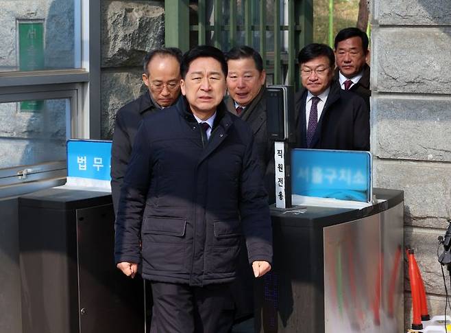 국민의힘 김기현·추경호·이철규·박성민·정점식 의원 등이 지난 2월 10일 오전 경기 의왕시 서울구치소에서 윤석열 전 대통령 접견을 마친 후 구치소를 나서고 있다. ⓒ뉴시스