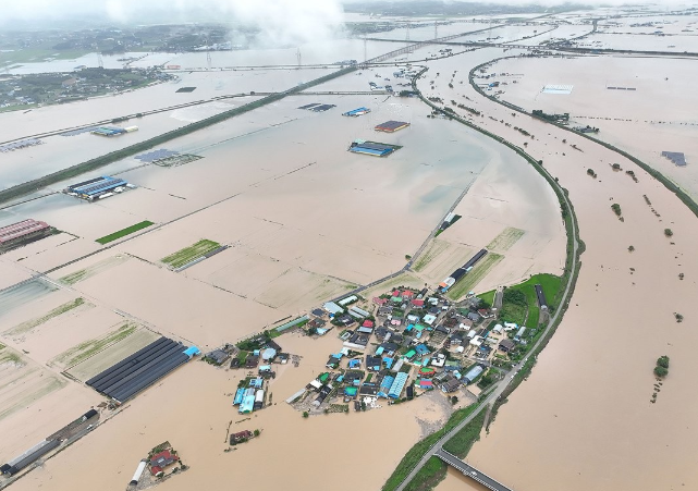 폭우로 잠긴 충남 예산군 삽교읍 용동3리 일대 마을 ⓒ연합뉴스