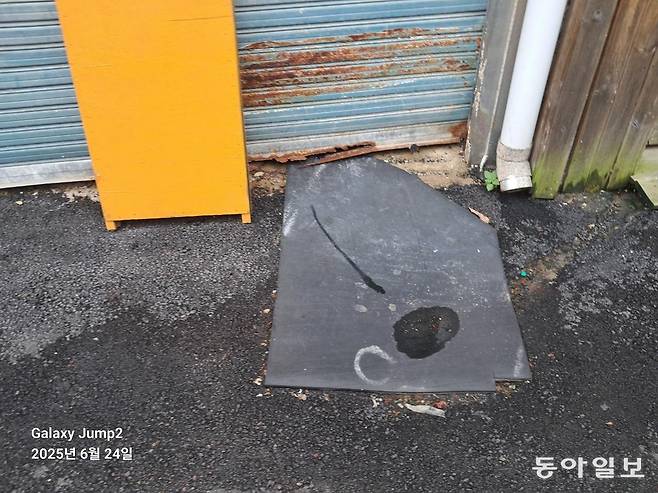 광주 도심 배수구를 장판이 덮고 있다. 광주시 제공