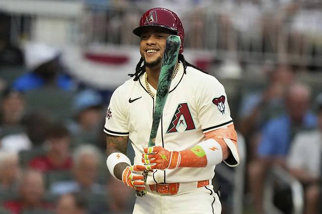 <yonhap photo-2111=""> Arizona Diamondbacks' Ketel Marte smiles during first inning at the MLB baseball All-Star game between the American League and National League, Tuesday, July 15, 2025, in Atlanta. (AP Photo/Brynn Anderson)/2025-07-16 10:53:00/ <저작권자 ⓒ 1980-2025 ㈜연합뉴스. 무단 전재 재배포 금지, AI 학습 및 활용 금지></yonhap>