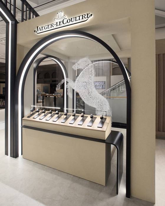 시계를 직접 만질 수 있는 체험형 디스플레이로 주목받았다. 사진 예거 르쿨트르